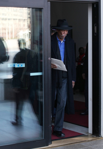 Photo Coverage Exclusive: At the Stage Door of the 35th Kennedy Center Honors Image