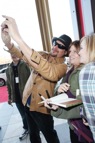 Kid Rock & Fans Photo