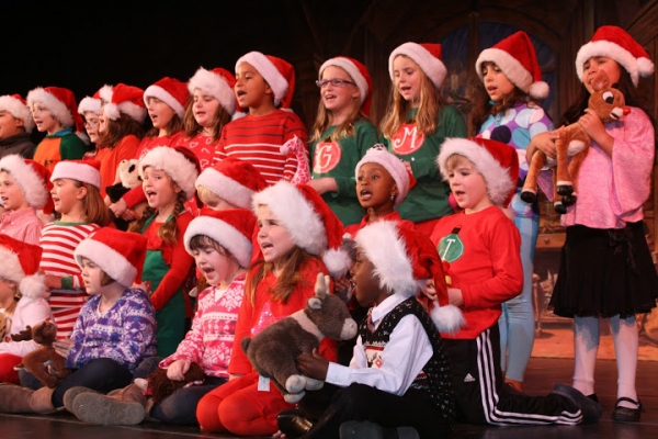 Photo Flash: First Look at Reagle Music Theatre's CHRISTMASTIME Image