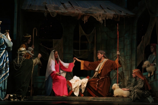 Photo Flash: First Look at Reagle Music Theatre's CHRISTMASTIME Image