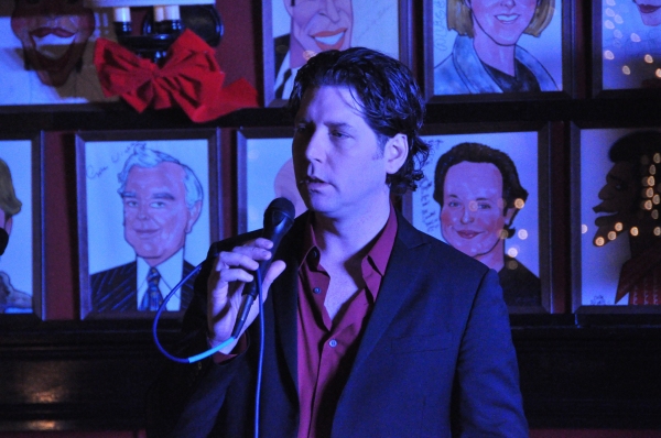 Photo Coverage: James Barbour Brings Holiday Concert to Sardi's Image