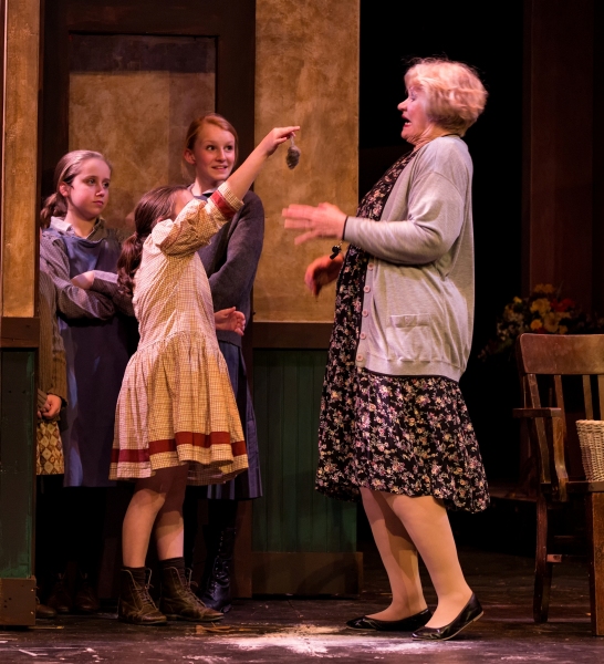 Photo Flash: First Look at Beck Center for the Arts' ANNIE Image