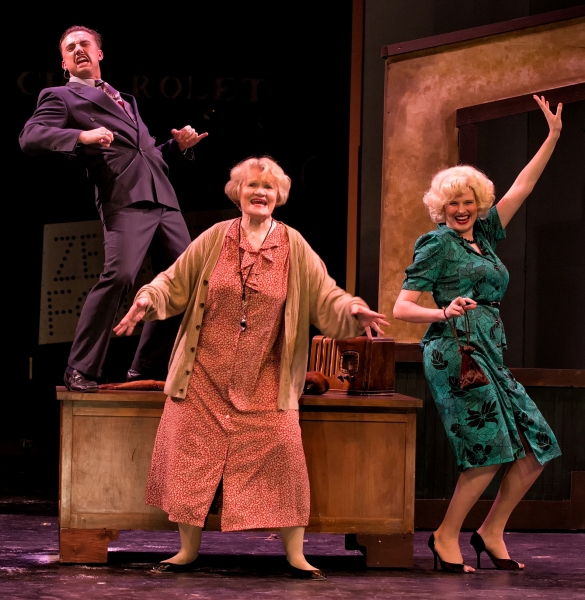 Photo Flash: First Look at Beck Center for the Arts' ANNIE Image