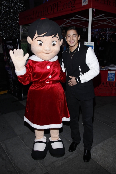 Photo Flash: AMERICAN IDOL's Stefano Langone at PADRES Contra El Cancer Bone Marrow Drive at L.A. LIVE Image