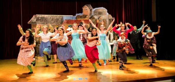 Photo Flash: First Look at Beijing Playhouse's SNOW WHITE Onstage Image