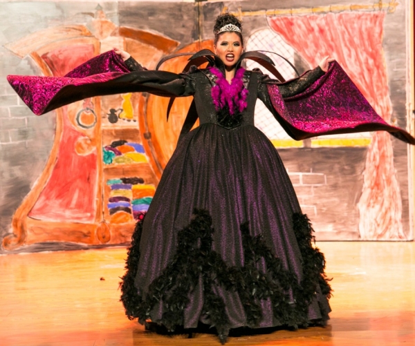 Photo Flash: First Look at Beijing Playhouse's SNOW WHITE Onstage Image