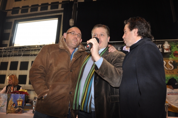 
Ronan Tynan, Anthony Kearns and Finbar Wright getting the residents into the holida Photo