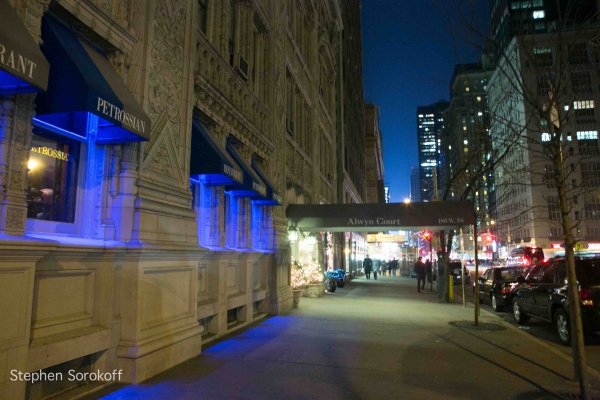 Photo Coverage: Jamie deRoy & Residents Perform at Alwyn Court Image