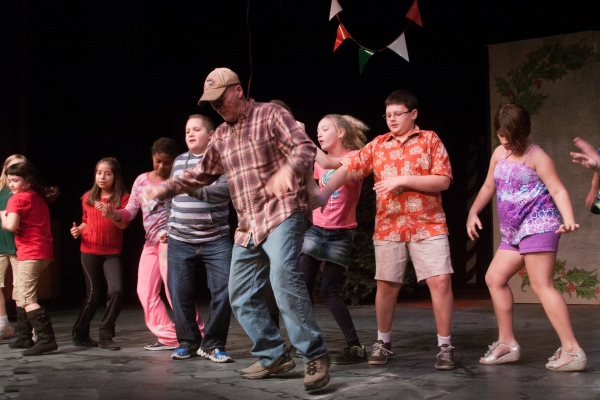 Photo Flash: Sneak Peek at Rehearsals for A MUSICAL CHRISTMAS CARD Image