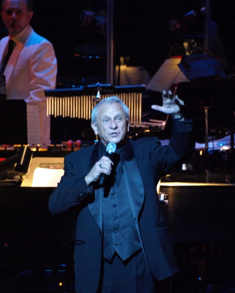 Photo Coverage: Liza Minnelli with MenAlive in A WINTER SPECTACULAR Opening Night at Segerstrom Hall Image