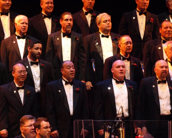 Photo Coverage: Liza Minnelli with MenAlive in A WINTER SPECTACULAR Opening Night at Segerstrom Hall Image