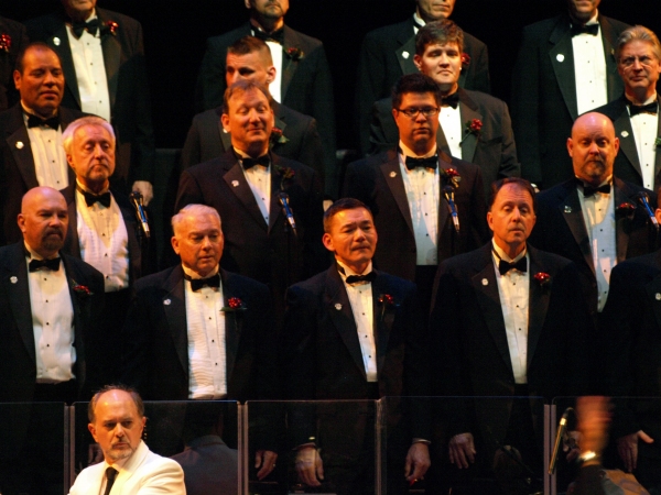Photo Coverage: Liza Minnelli with MenAlive in A WINTER SPECTACULAR Opening Night at Segerstrom Hall Image
