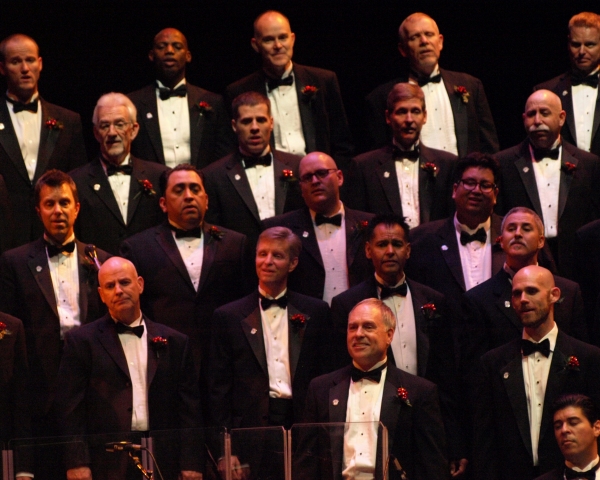 Photo Coverage: Liza Minnelli with MenAlive in A WINTER SPECTACULAR Opening Night at Segerstrom Hall Image