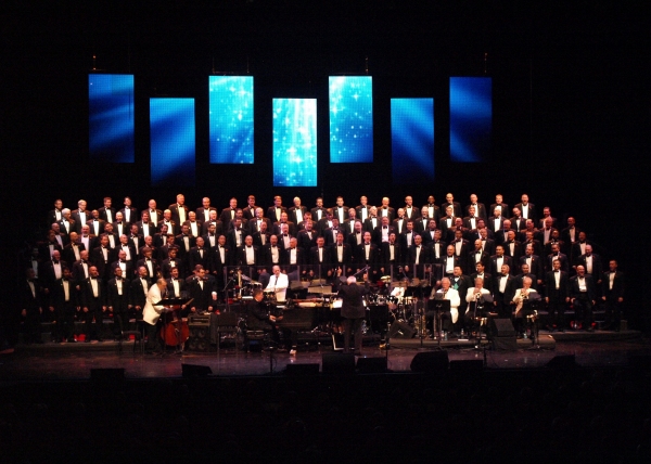 Photo Coverage: Liza Minnelli with MenAlive in A WINTER SPECTACULAR Opening Night at Segerstrom Hall Image