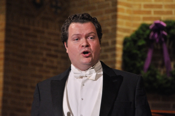 Photo Coverage: Tenor Karl Scully Performs in Bay Shore, NY Image
