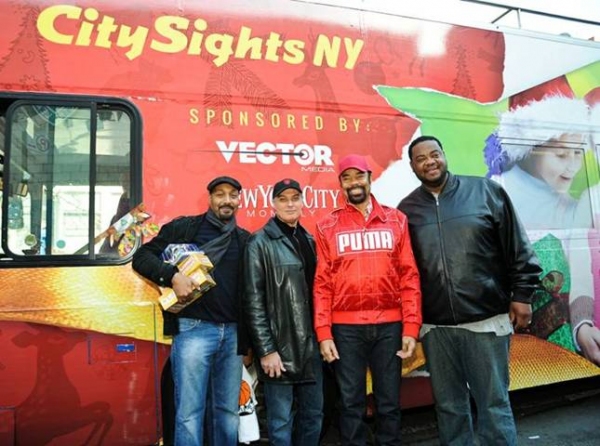 Photo Flash: Jesse L. Martin, Robert Cuccioli and More Give Back for the Holiday Season Image
