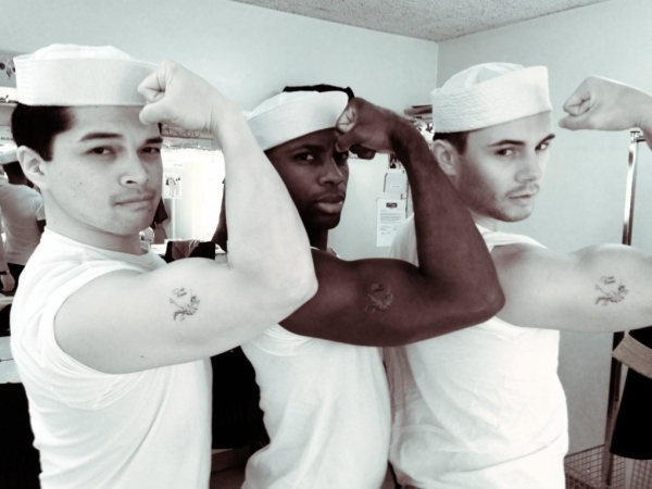 Photo Flash: Saturday Intermission Pics, Dec 15 - NEWSIES, EVITA Send Thoughts to Newtown, SantaCon & More!  Image