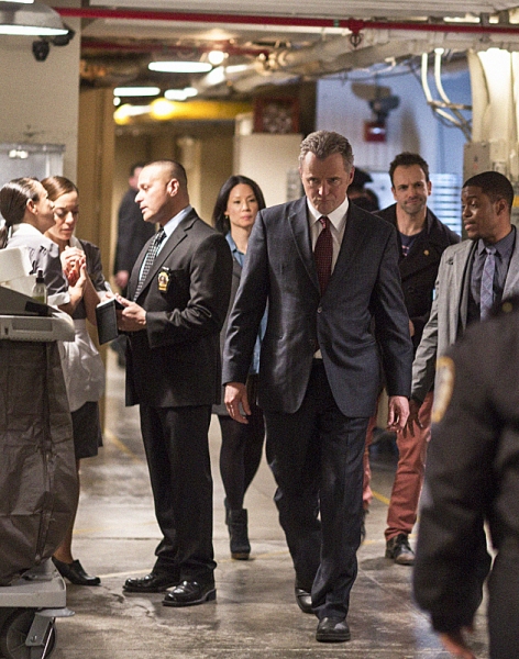 Photo Flash: First Look - ELEMENTARY's 'Dirty Laundry,' Airing 1/3 Image