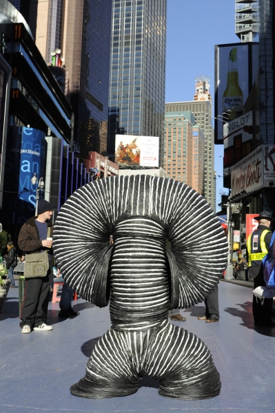 Photo Flash: Mummenschanz's Slinky Man and Two Giant Hands in Times Square Image