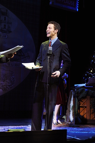 Photo Flash: First Look at Justin Guarini, Lauren Molina, Jill Paice and More in Bucks County's IT'S A WONDERFUL LIFE Image