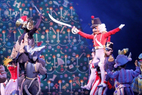 Photo Flash: Patricia Kennedy Hosts Wounded Vets at Joffrey Ballet's NUTCRACKER Image