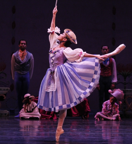 Photo Flash: Patricia Kennedy Hosts Wounded Vets at Joffrey Ballet's NUTCRACKER  Image