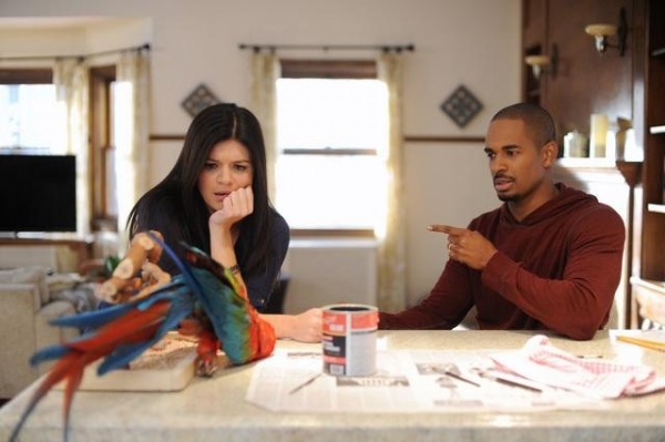 Photo Flash: HAPPY ENDINGS' Winter Return, Premieres 1/6 Image