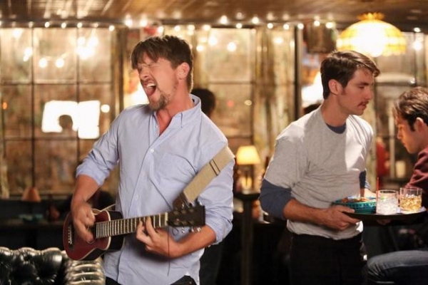 Photo Flash: HAPPY ENDINGS' Winter Return, Premieres 1/6 Image