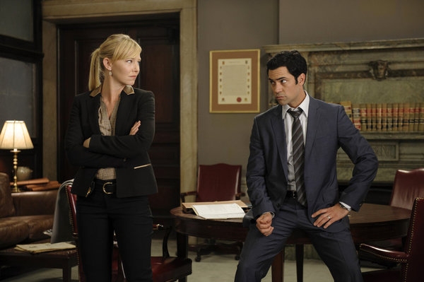 Photo Flash: LAW & ORDER: SVU's 'Beautiful Frame,' Airs 1/9 Image