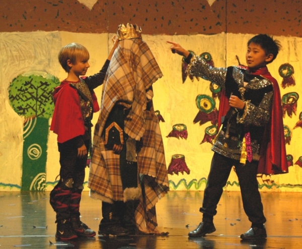 Photo Flash: Beijing Playhouse Academy of Performing Arts' HOLLY JOLLY ROBIN HOOD Image