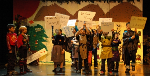 Photo Flash: Beijing Playhouse Academy of Performing Arts' HOLLY JOLLY ROBIN HOOD Image