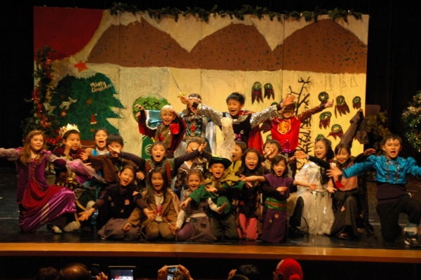 Photo Flash: Beijing Playhouse Academy of Performing Arts' HOLLY JOLLY ROBIN HOOD Image