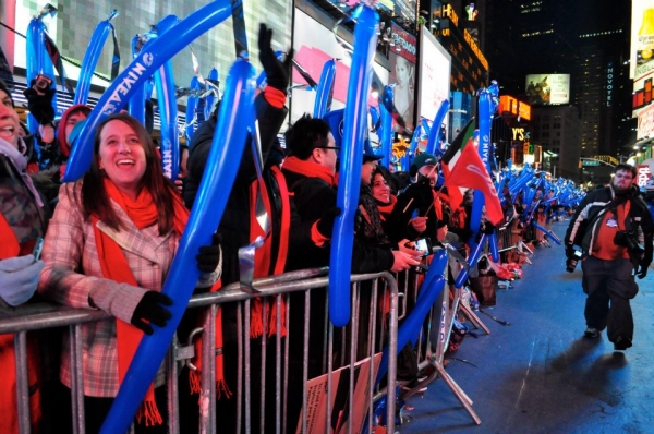 Photo Coverage: MDQ, Psy, Jepsen at 2013 New Year's Eve in Times Square  Image