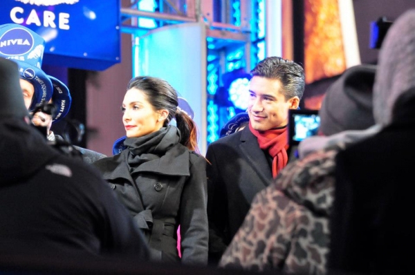 Photo Coverage: MDQ, Psy, Jepsen at 2013 New Year's Eve in Times Square 