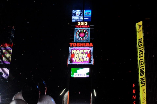 Photo Coverage: MDQ, Psy, Jepsen at 2013 New Year's Eve in Times Square 