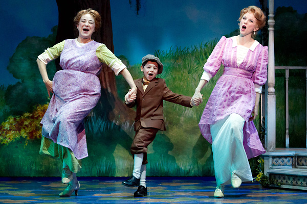 Photo Flash: First Look at Jeffrey Coon, Jennifer Hope Wills and More in Walnut Street's THE MUSIC MAN Image