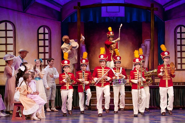 Photo Flash: First Look at Jeffrey Coon, Jennifer Hope Wills and More in Walnut Street's THE MUSIC MAN Image