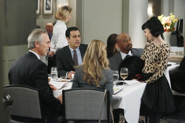 Photo Flash: DON'T TRUST THE B---- IN APARTMENT 23's 'Monday June...' Episode, Airs 1/13 Image