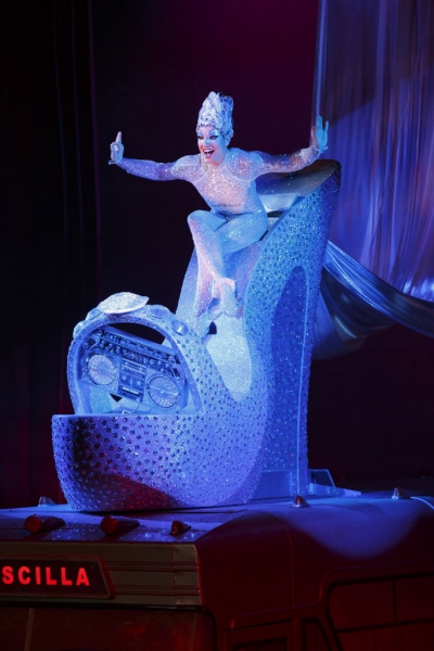 Photo Flash: First Look at Wade McCollum, Scott Willis and More in PRISCILLA QUEEN OF THE DESERT National Tour! Image