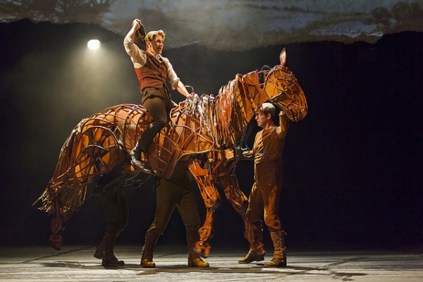 Photo Flash: First Look at Andrew Veenstra, Angela Reed and More in US National Tour of WAR HORSE 