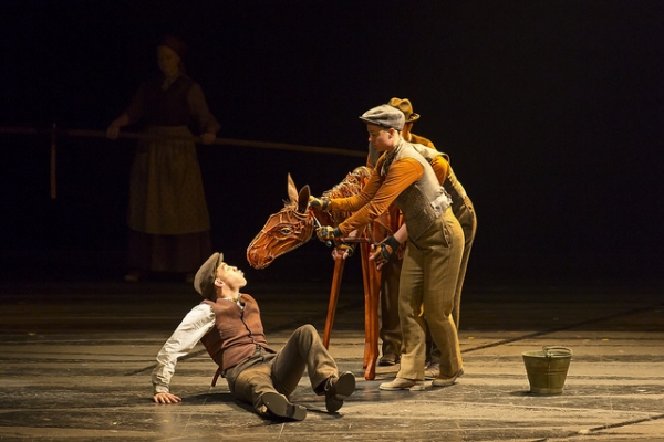 Photo Flash: First Look at Andrew Veenstra, Angela Reed and More in US National Tour of WAR HORSE 