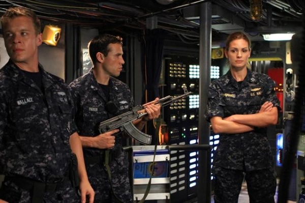 Photo Flash: First Look at LAST RESORT Series Finale; Airs 1/17 Image