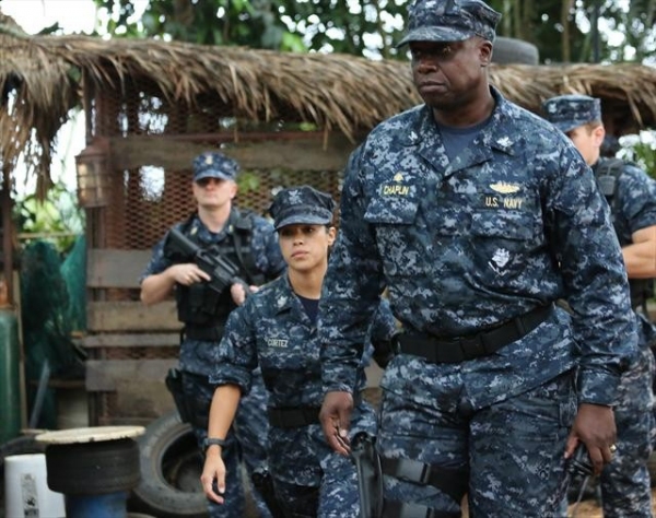 Photo Flash: First Look at LAST RESORT Series Finale; Airs 1/17 Image