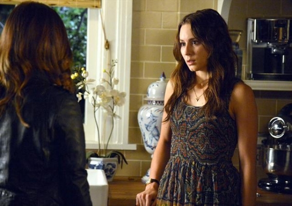 Photo Flash: PRETTY LITTLE LIARS' 'Out of the Frying Pan, into the Inferno,' Airs 1/29 