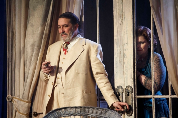 Photo Flash: First Look at Benjamin Walker, Scarlett Johansson & More in CAT ON A HOT TIN ROOF  Image