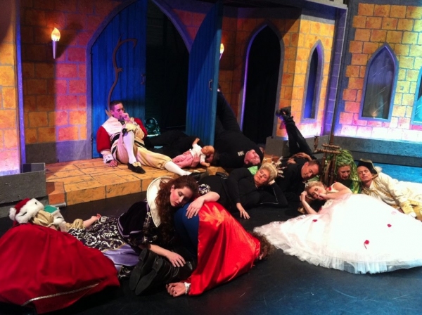 Photo Flash: Saturday Intermission Pics, Jan 12, Part 2 - Triumphant Cast of GOLDEN BOY, WICKED in Hawaii and More! Photo Flash: Saturday Intermission Pics, Jan 12, Part 2 - Triumphant Cast of GOLDEN BOY, WICKED in Hawaii and More! Image