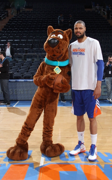 Photo Flash: SCOOBY DOO Visits New York Knicks Image