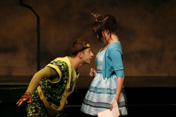 Photo Flash: First Look at Virginia Stage Company's FROG KISS Image