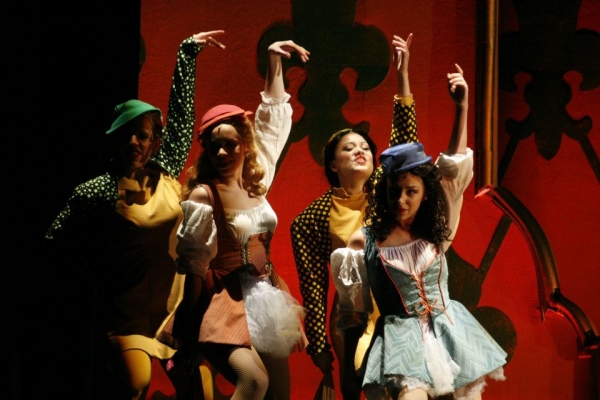 Photo Flash: First Look at Virginia Stage Company's FROG KISS Image