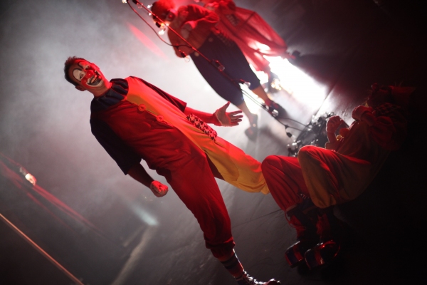 Photo Flash: First Look at Godlight Theatre's THE PILO FAMILY CIRCUS at New Ohio Theatre Image